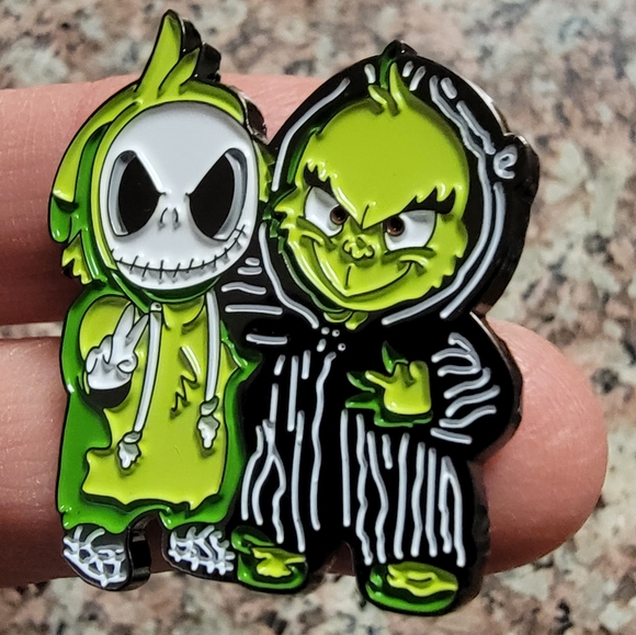 The NBC Jack Skellington × The Grinch Mashup Enamel Pin - Picture 4 of 4